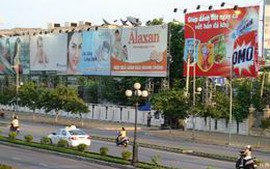 TP Hồ Chí Minh: Thanh tra toàn diện việc cấp phép quảng cáo ngoài trời